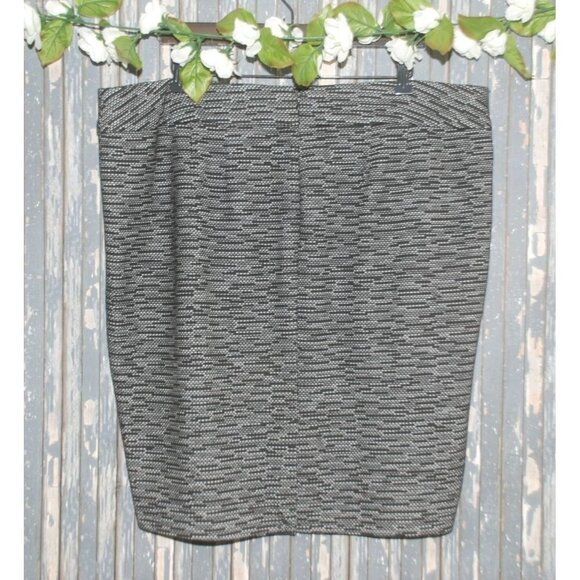 Lane Bryant Black & White Plus Size 20W Pencil Skirt Academia Career - Picture 3 of 6